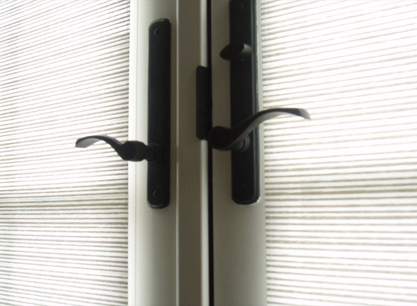 دستگیرهٔ اهرمی در — نمونه‌ای روشن از افوردنس